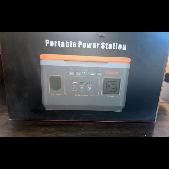 NEW FOXNOV 300W 378Wh Portable Power Station Generator 102400mAh w/ Light - Picture 6 of 6